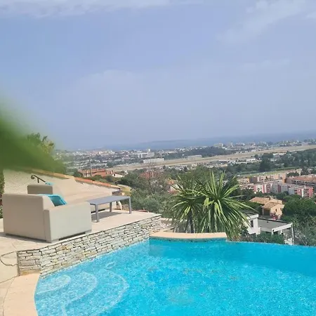 Studio Avec Vue Panoramique Et Piscine A Debordement Gasthuis Mandelieu